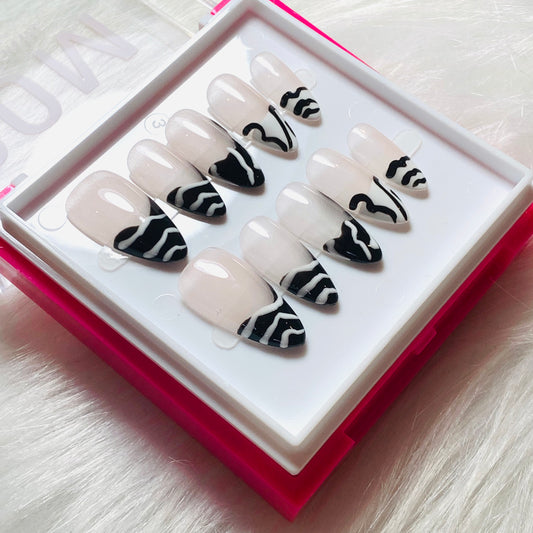 POM - Monochrome Chic