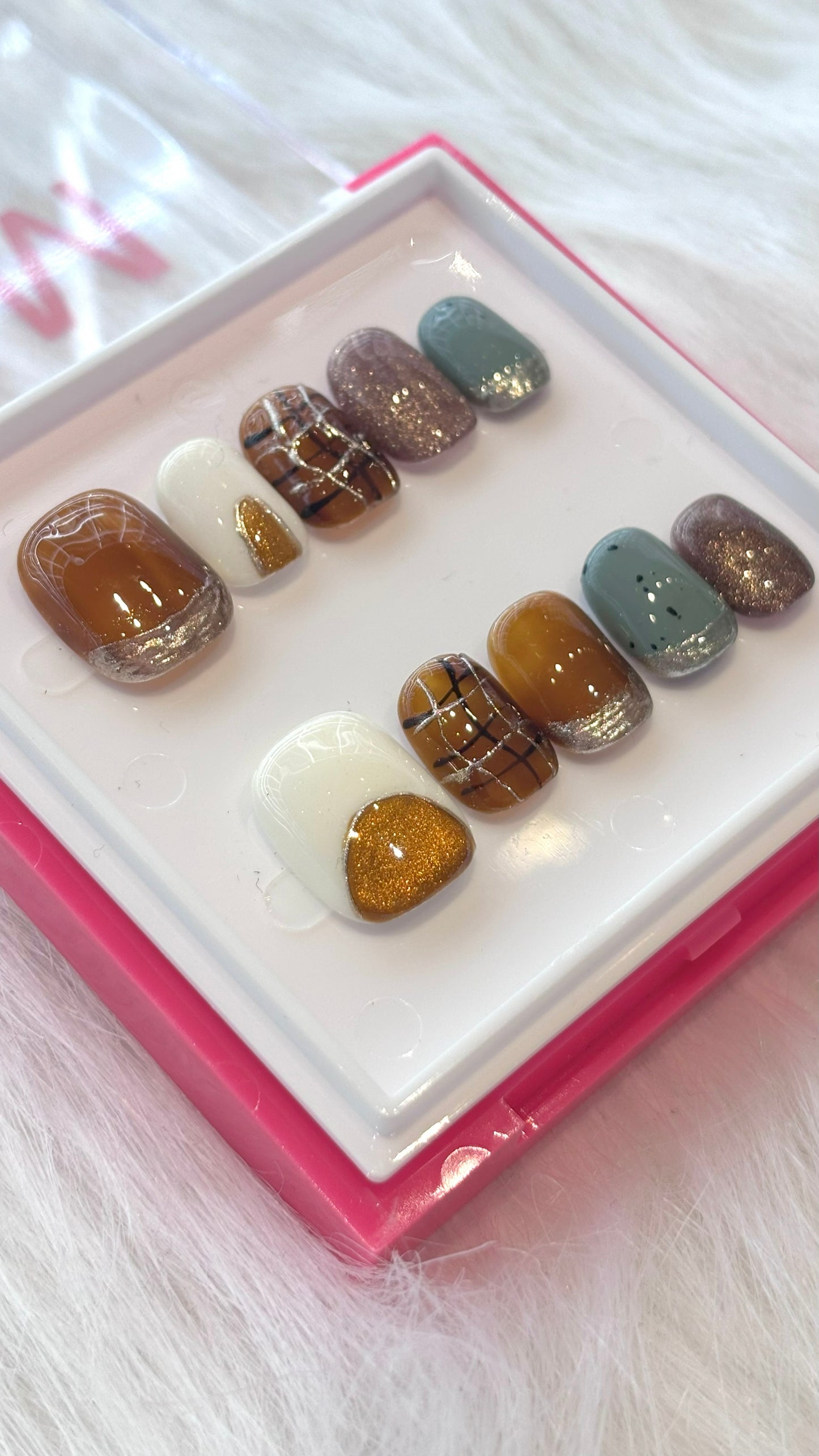 POM - Nutty Glitz